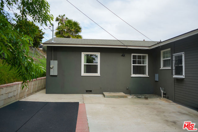 1819 W 129th Street, Gardena CA: https://media.crmls.org/mediaz/11f173fa-d070-4778-ae8d-91ed39aab152.jpg