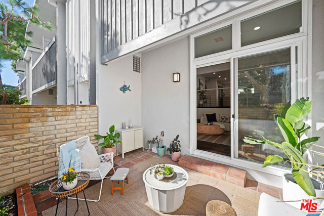 4800 La Villa Marina, Marina del Rey CA: https://media.crmls.org/mediaz/11f196a5-f50a-4a05-950a-0629b0e71003.jpg