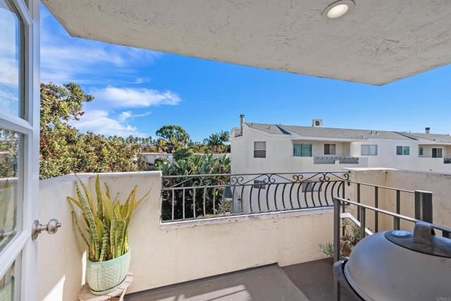 Detail Gallery Image 22 of 45 For 880 Home Ave #G,  Carlsbad,  CA 92008 - 3 Beds | 2/1 Baths