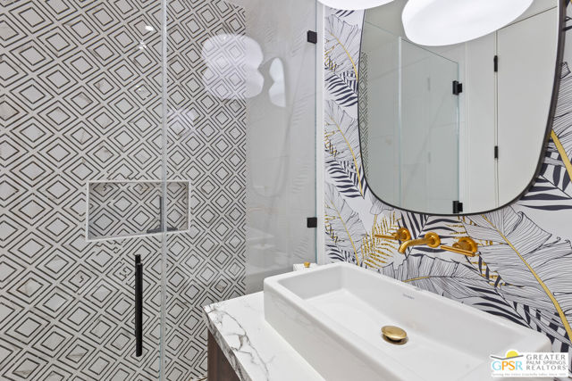 1189 N Rose Avenue, Palm Springs CA: https://media.crmls.org/mediaz/11f2b6a4-d259-4d7a-b2ae-318b0bb23745.jpg