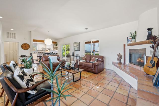 869 Eugenie Avenue, Encinitas CA: https://media.crmls.org/mediaz/11f3b0fe-0819-4b19-86c8-51472b15ceba.jpg