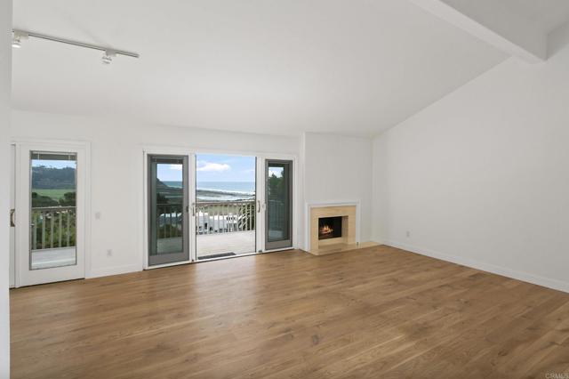 13208 Caminito Mar Villa, Del Mar CA: https://media.crmls.org/mediaz/11f3c2aa-8ce8-4ac4-bc5a-b9d1ee791109.jpg