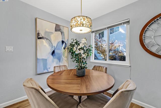 2207 Segundo Ct, Pleasanton CA: https://media.crmls.org/mediaz/11f43bc7-f0ea-4abf-933f-7b75b72110a0.jpg