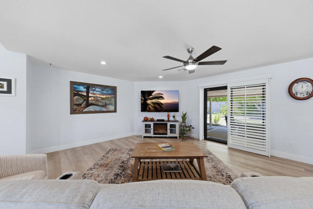 2073 Acacia Road W, Palm Springs, CA 92262