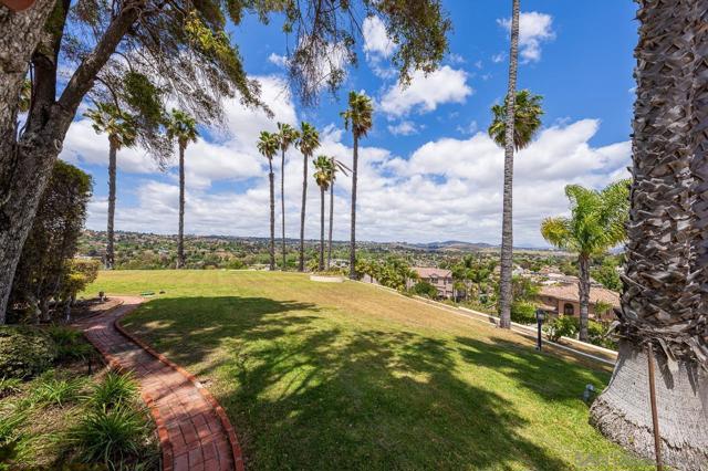 3928 La Cresta Way, Bonita CA: https://media.crmls.org/mediaz/11f47f61-dc5f-4bd1-9612-153dfe3e42b9.jpg