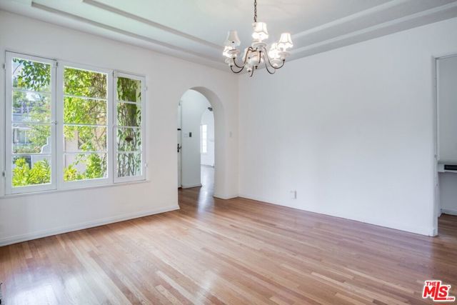 10514 Rochester Avenue, Los Angeles CA: https://media.crmls.org/mediaz/11f64534-dc8f-43a4-9349-bea746852ef4.jpg