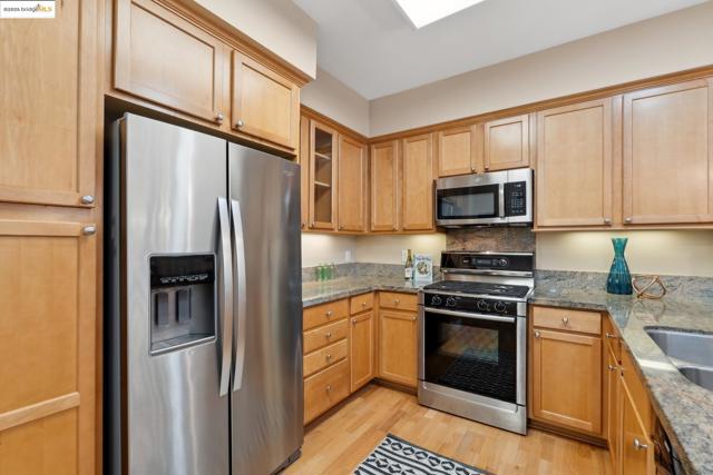 1310 Creekside Dr, Walnut Creek CA: https://media.crmls.org/mediaz/11f6553f-8f5b-4af6-9a21-8f2592591599.jpg