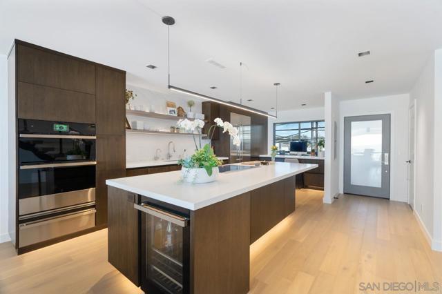 135 S Sierra Ave, Solana Beach CA: https://media.crmls.org/mediaz/11f67d24-19df-4825-a0bd-ea0128fbc77e.jpg