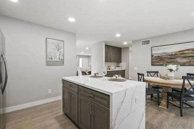 12516 Camino Vuelo, San Diego CA: https://media.crmls.org/mediaz/11f68dfc-b6b5-4b86-88e8-a41c0b2ad1e9.jpg