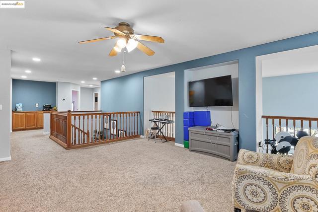 3551 Keystone Loop, Discovery Bay CA: https://media.crmls.org/mediaz/11f69cca-d9eb-400d-8748-5e531985a9f7.jpg