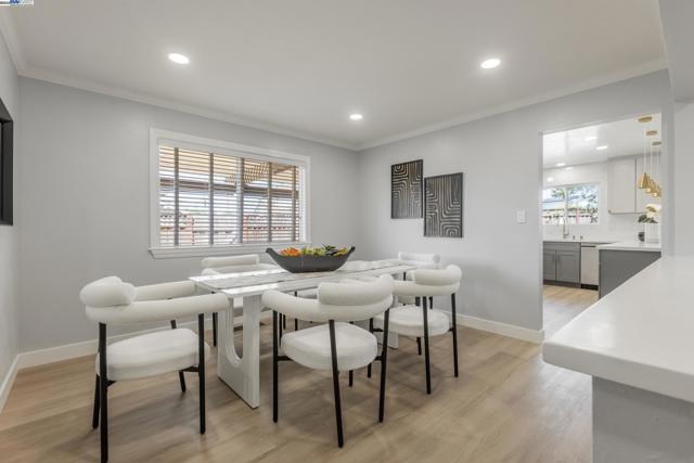 803 Russell Ln, Milpitas CA: https://media.crmls.org/mediaz/11f6a60f-119d-48a2-a950-abf6810fbf63.jpg