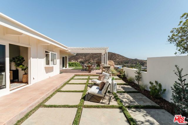 Side Patio/Backyard