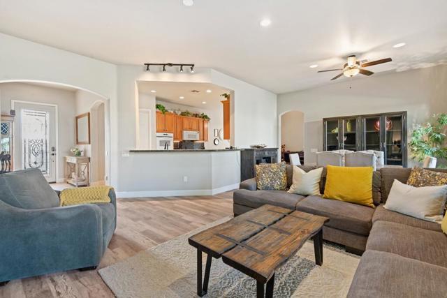 80598 Camino Santa Juliana, Indio CA: https://media.crmls.org/mediaz/11f72706-4a59-4e0c-b8f4-86e75489f86e.jpg