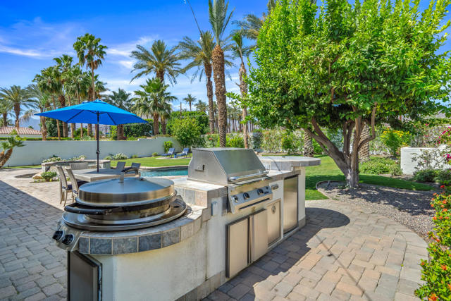 80030 Via Valerosa, La Quinta CA: https://media.crmls.org/mediaz/11f76aa0-1e9a-4aea-858d-795d487565a5.jpg