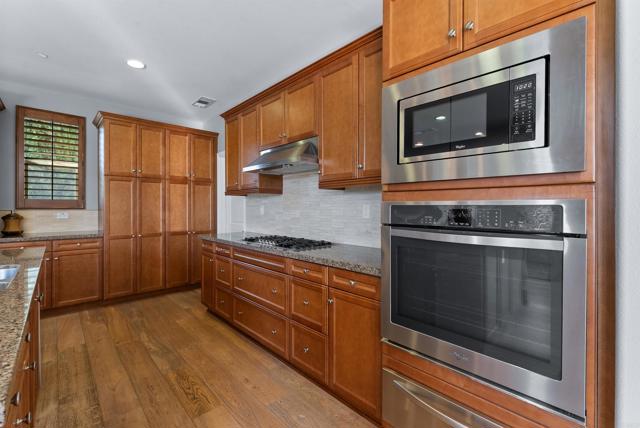Detail Gallery Image 14 of 62 For 7090 Sitio Corazon, Carlsbad,  CA 92009 - 4 Beds | 3/1 Baths
