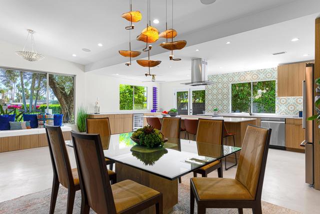 5155 E Bobolink Lane, Palm Springs CA: https://media.crmls.org/mediaz/11f86953-ac9b-4994-8e55-fcda0885fc8c.jpg