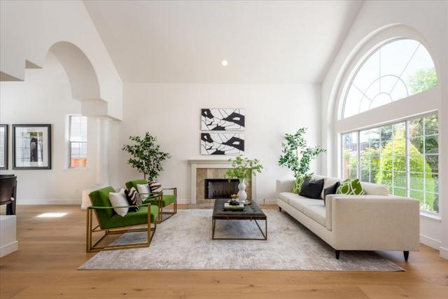 18 Melvin Henry Court, Redwood City CA: https://media.crmls.org/mediaz/11f86abf-81eb-47aa-9427-b80404229d97.jpg