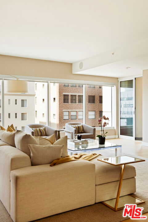2 Bed Home for Sale in Los Angeles, California