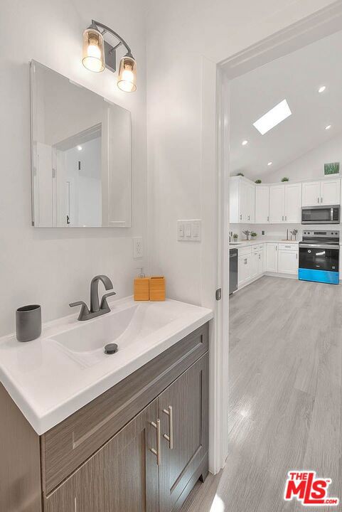4516 W 63rd Street, Los Angeles CA: https://media.crmls.org/mediaz/11f89fc3-b378-468c-96e0-4adb391ee478.jpg