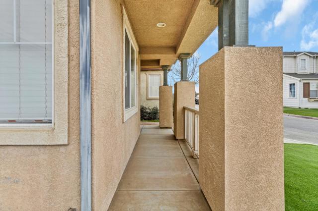 359 Barolo Circle, Greenfield CA: https://media.crmls.org/mediaz/11f8f43f-2a2d-4858-9dd3-edd716ba2dc6.jpg