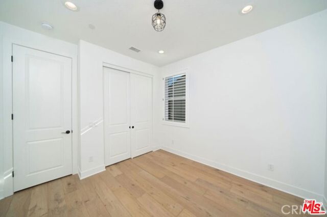 19278 Blackthorn Drive, Santa Clarita CA: https://media.crmls.org/mediaz/11f97d17-18cb-4a7d-9531-060694281dd5.jpg