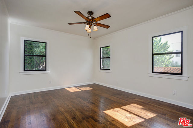 848 S Curson Avenue, Los Angeles CA: https://media.crmls.org/mediaz/11f9e692-4f7c-439c-b934-34cffa045b3e.jpg