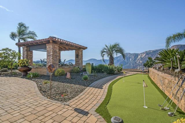 15718 Creek Hills Road, El Cajon CA: https://media.crmls.org/mediaz/11f9f69c-5b07-41c5-a71f-03e6ccbeac01.jpg