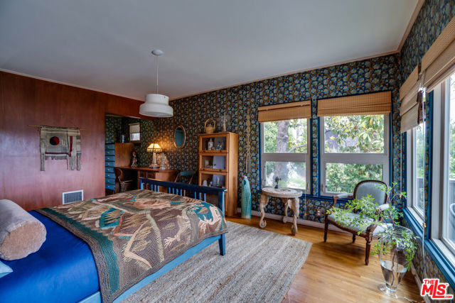 2020 Redcliff Street, Los Angeles CA: https://media.crmls.org/mediaz/11fa1d1a-898a-4f72-933b-f27ac619c3ee.jpg