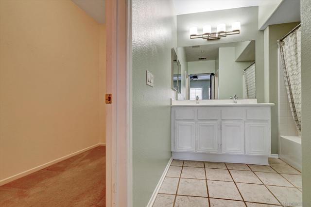 7855 Via Belfiore, San Diego CA: https://media.crmls.org/mediaz/11fa8542-68a7-45bd-8e34-74d1b1aff834.jpg