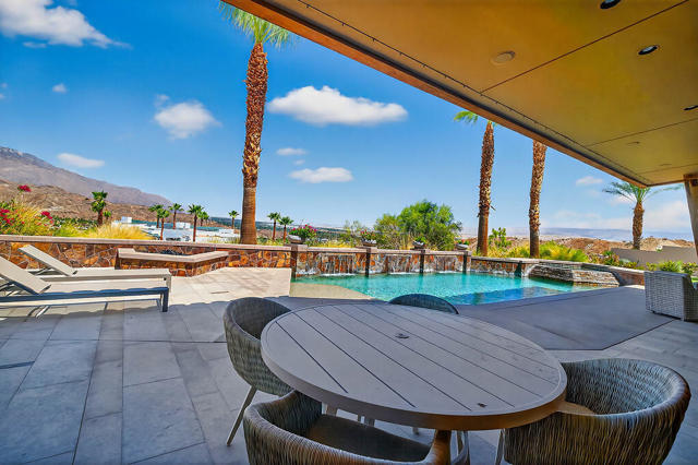 9 Rockcrest, Rancho Mirage CA: https://media.crmls.org/mediaz/11fa971e-8e9c-4f84-bb10-21e5fa1ea849.jpg