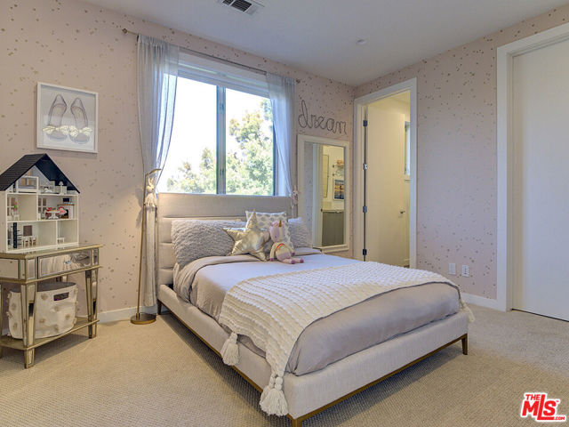 11954 Lucile Street, Culver City CA: https://media.crmls.org/mediaz/11fb2683-c6af-499d-b5f4-f9eead450eb4.jpg