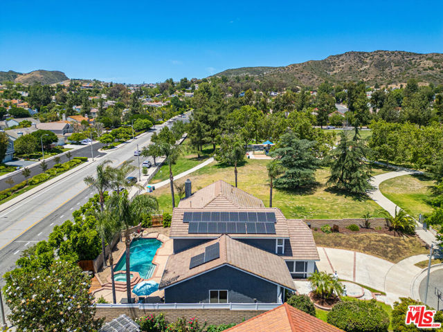 23716 Elkwood Street, West Hills CA: https://media.crmls.org/mediaz/11fcda44-406a-404c-a133-03d223585046.jpg