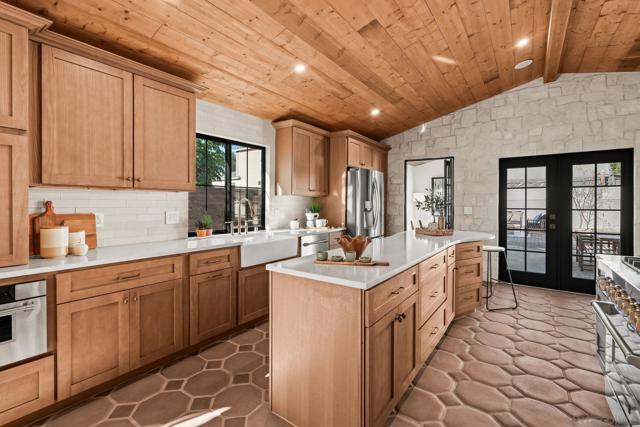 1566 Evergreen St, San Diego CA: https://media.crmls.org/mediaz/11fce2d0-790c-48ff-9f23-65105c7e6e3c.jpg