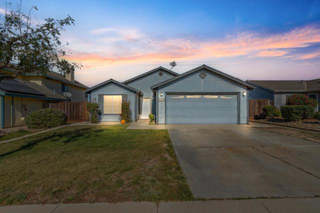 827 Terraza Street, Soledad CA: https://media.crmls.org/mediaz/11fcfd3d-c3d3-4612-b406-a8ecc24b24bd.jpg