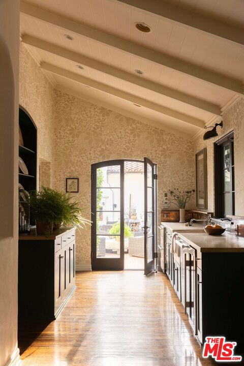 2666 Aberdeen Avenue, Los Angeles CA: https://media.crmls.org/mediaz/11fdec0f-a39e-4630-90ff-270a50b7be1c.jpg