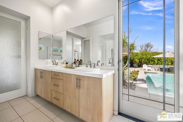 702 Axis Way, Palm Springs CA: https://media.crmls.org/mediaz/11fee3f4-b1d4-4b9e-bf4d-52744a1bce3f.jpg