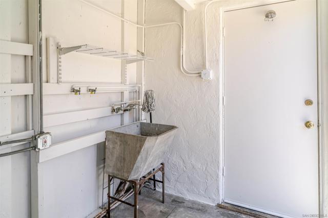 260 E St, Chula Vista CA: https://media.crmls.org/mediaz/11ff59c3-81db-4360-bdb3-825aa63ffc0a.jpg