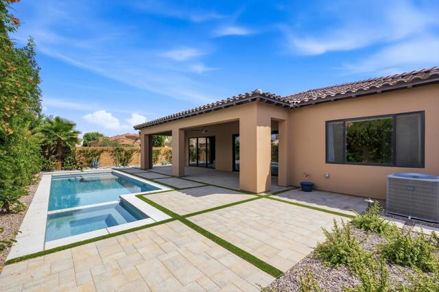 78420 Heritage Way, La Quinta CA: https://media.crmls.org/mediaz/11ff922a-9081-4933-98e7-bd5d68d0adb9.jpg