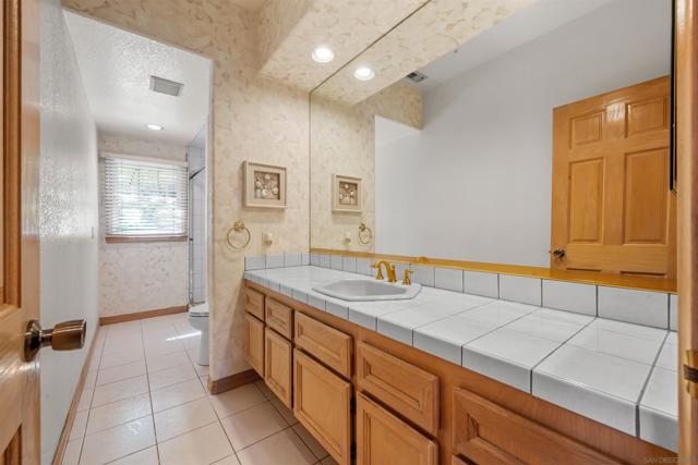11429 Sir Francis Drake, La Mesa CA: https://media.crmls.org/mediaz/120072e9-9ee7-49e9-bee3-50377ff80bca.jpg