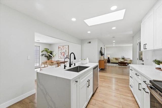 32915 Lake Erie Street, Fremont CA: https://media.crmls.org/mediaz/1200aa9a-bed2-4f5c-ac95-55ba9f36c0aa.jpg