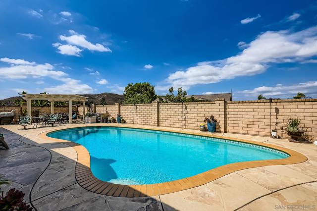 12450 Robison Blvd, Poway CA: https://media.crmls.org/mediaz/12015e60-c8ce-46bf-9ed3-22615b3b3f76.jpg