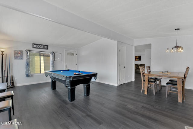 15750 Arroyo Drive, Moorpark CA: https://media.crmls.org/mediaz/120189d0-7c24-44d1-b66a-ebf646261475.jpg