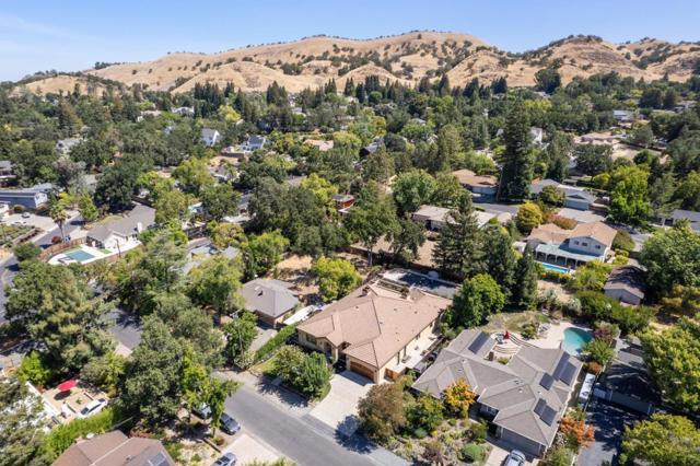 716 Rosewood Drive, Walnut Creek CA: https://media.crmls.org/mediaz/1201afc2-f027-4652-8915-5d4f2afc7546.jpg