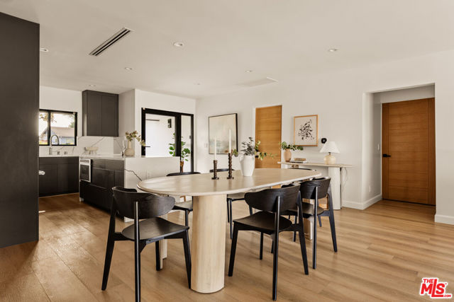 5931 Abernathy Drive, Los Angeles CA: https://media.crmls.org/mediaz/1201d52b-0ab8-4d3a-ac80-4d7e53265779.jpg