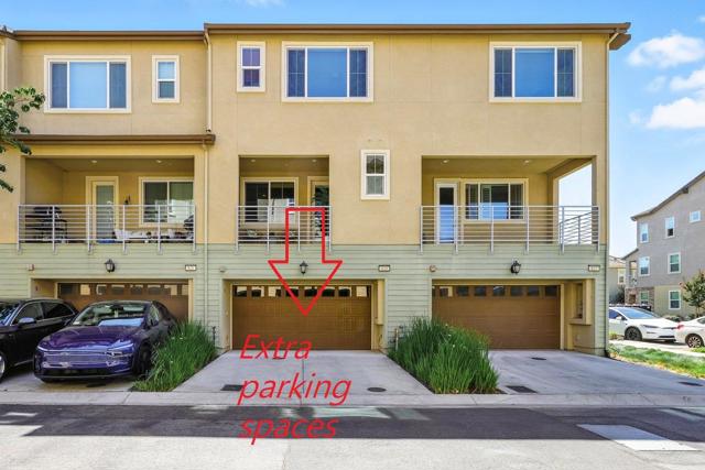 829 Blue Opal Drive, San Jose CA: https://media.crmls.org/mediaz/12025cb8-2d94-47a9-8c93-7928891be215.jpg