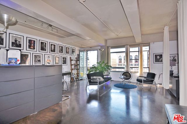 849 S Broadway, Los Angeles CA: https://media.crmls.org/mediaz/1202dbe9-958e-4c23-83ee-4cd04e6fe3b5.jpg