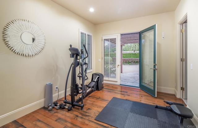 4843 La Jacaranda, Rancho Santa Fe CA: https://media.crmls.org/mediaz/1202e81d-643b-4b13-8d93-ea203bf23bf8.jpg