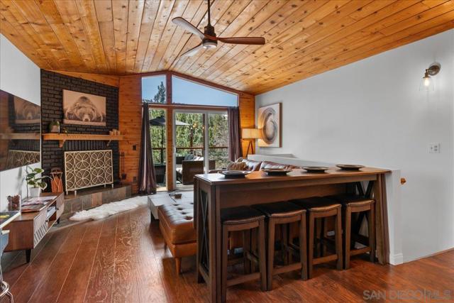 43734 Yosemite Drive, Big Bear CA: https://media.crmls.org/mediaz/12030a93-1aae-466d-addc-117a271c16c9.jpg