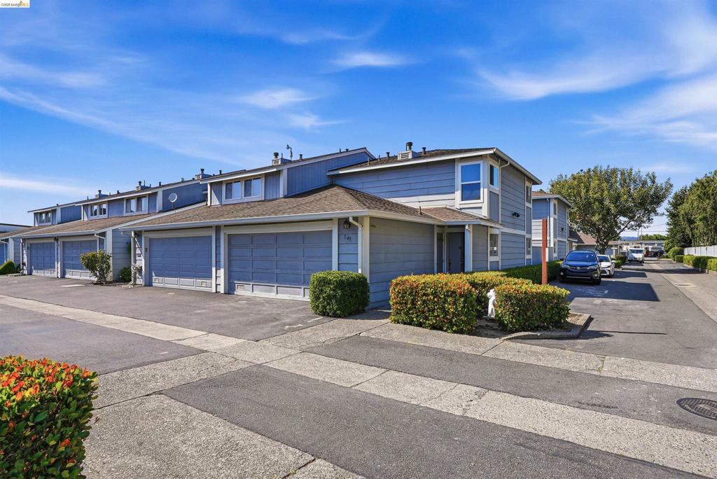 749 Woodgate Place