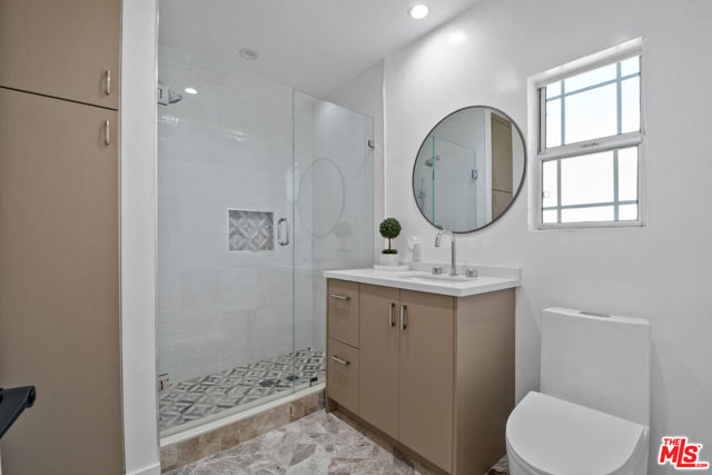 5681 E Vernon Street, Long Beach CA: https://media.crmls.org/mediaz/1203c14a-a055-4196-8252-5f524ff35373.jpg